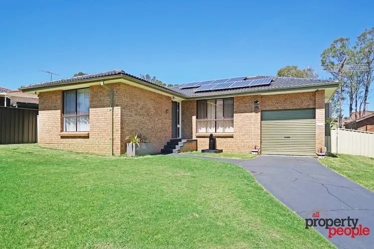 17 Emex Place, Macquarie Fields NSW 2564