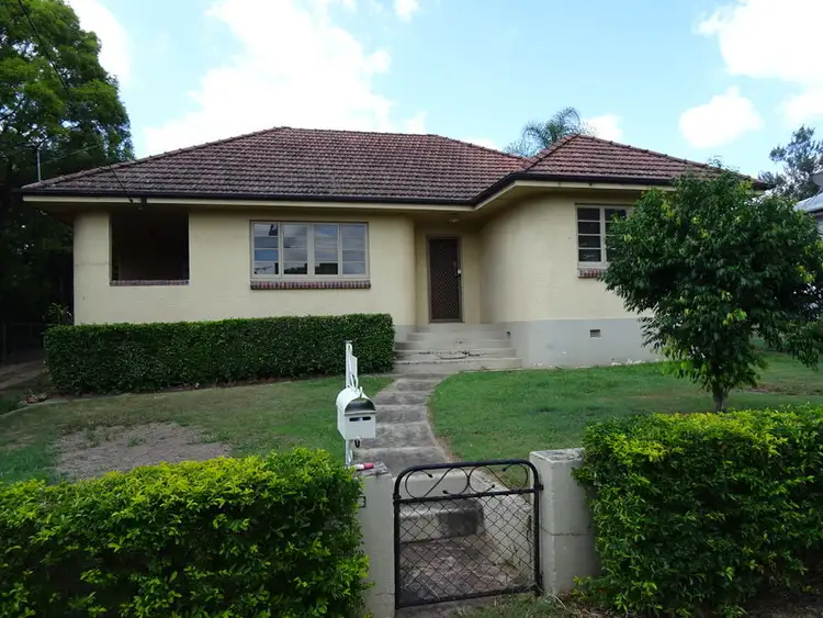 4 Phillip Street, One Mile QLD 4305