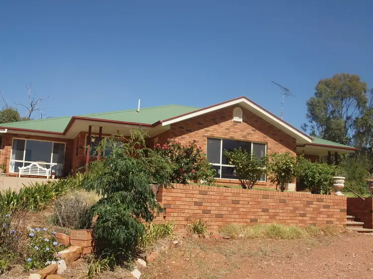 1 Ridgeview Road, Narrandera NSW 2700