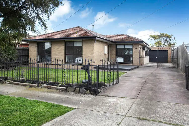 12 Skipton Street, St Albans VIC 3021