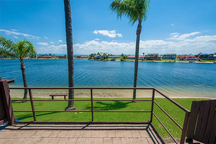 10/17 Duet Drive, Mermaid Waters QLD 4218