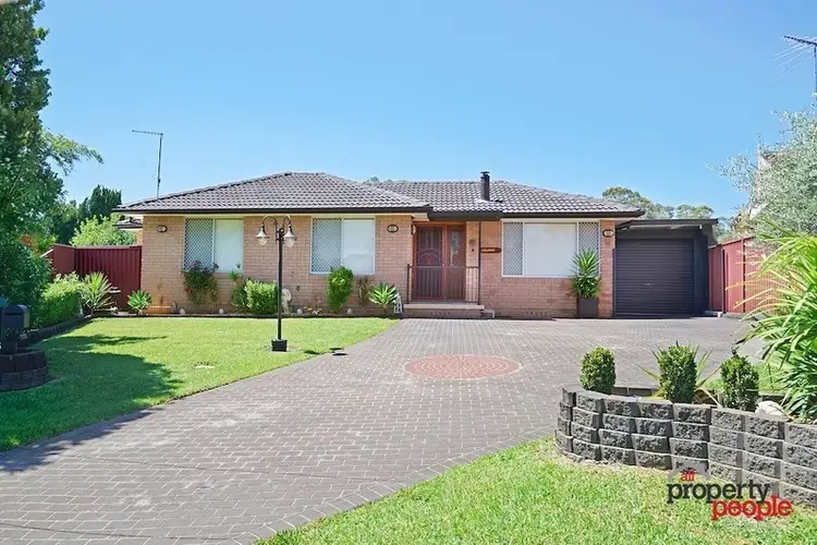 6 Buna Place, Glenfield NSW 2167