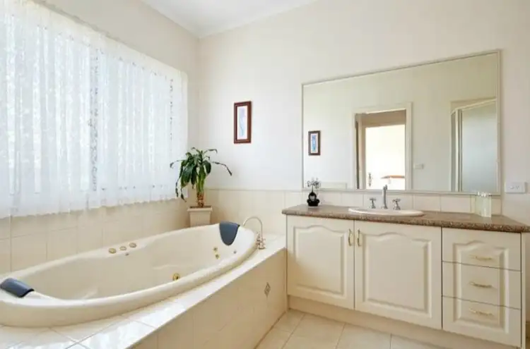 Seventh view of Homely house listing, 23 Robinhood Way, Drouin VIC 3818