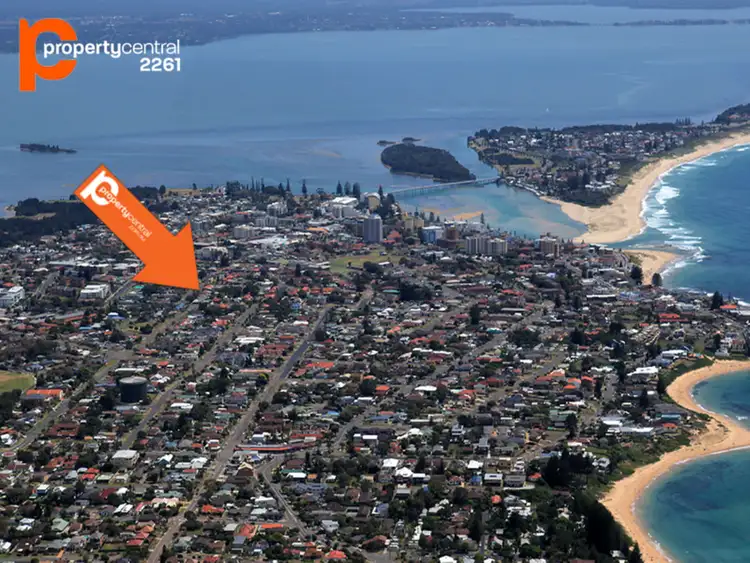 Third view of Homely semi-detached listing, 1/6 Nimbin Street, The Entrance NSW 2261