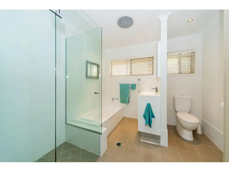 Fifth view of Homely semi-detached listing, 1/9 Fiona Street, Biggera Waters QLD 4216