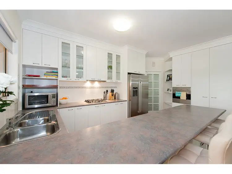 Sixth view of Homely house listing, 19 Robbins Drive, East Albury NSW 2640