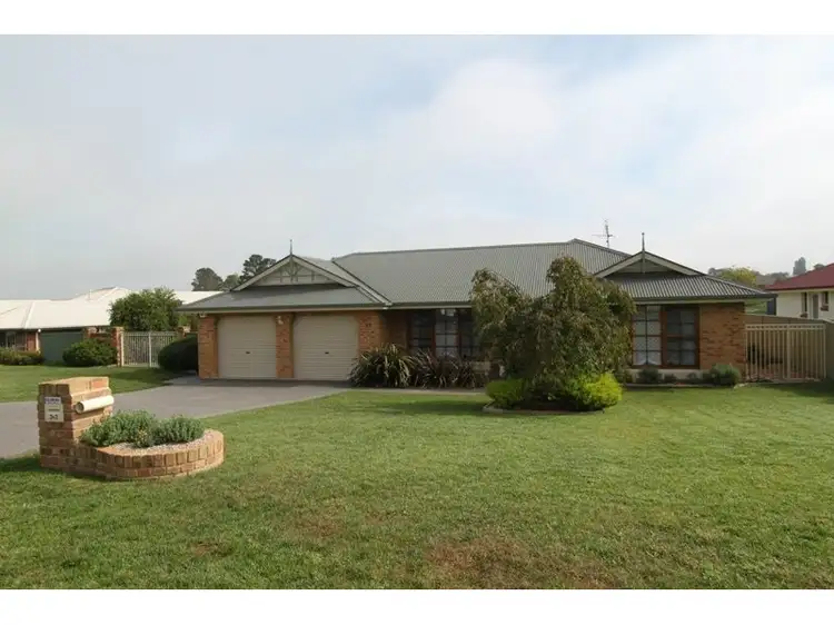 33 Rosemont Avenue, Kelso NSW 2795