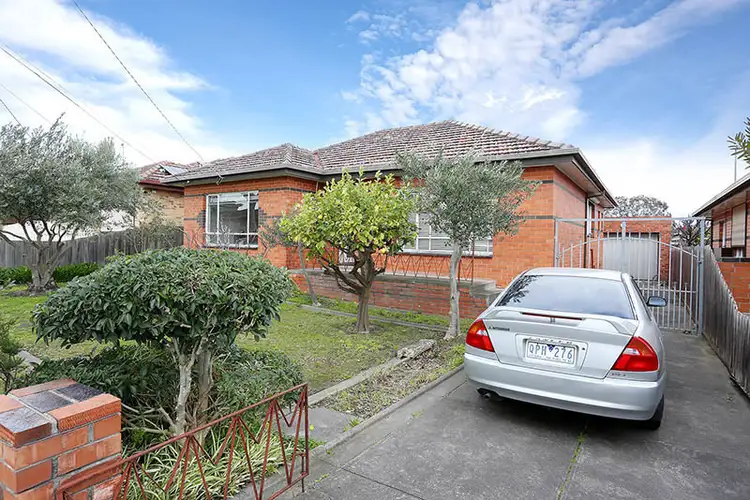 17 Sandra Avenue, Fawkner VIC 3060