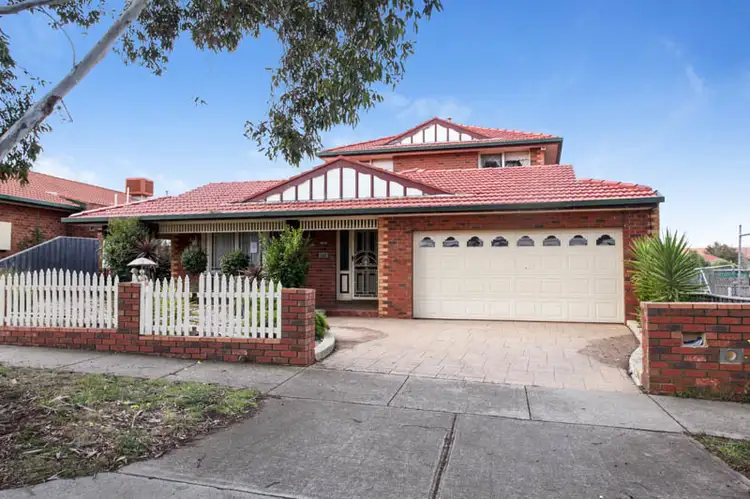 18 Banchory Avenue, Hillside VIC 3037