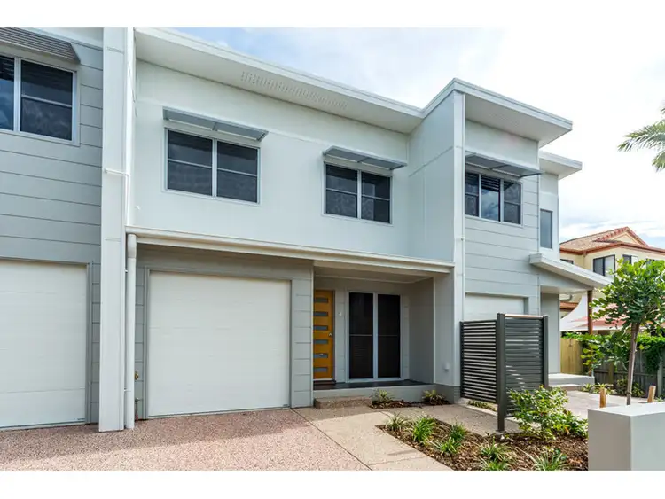 2/8 Bright Avenue, Labrador QLD 4215