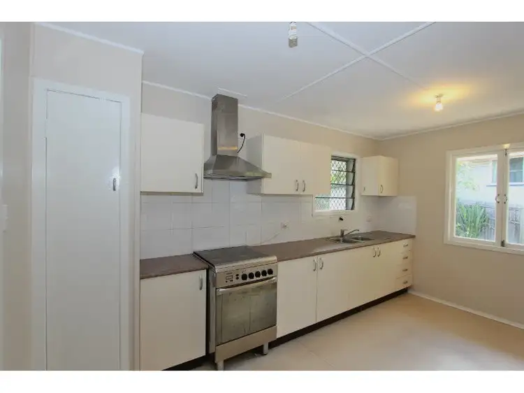 10 Odette Street, Leichhardt QLD 4305