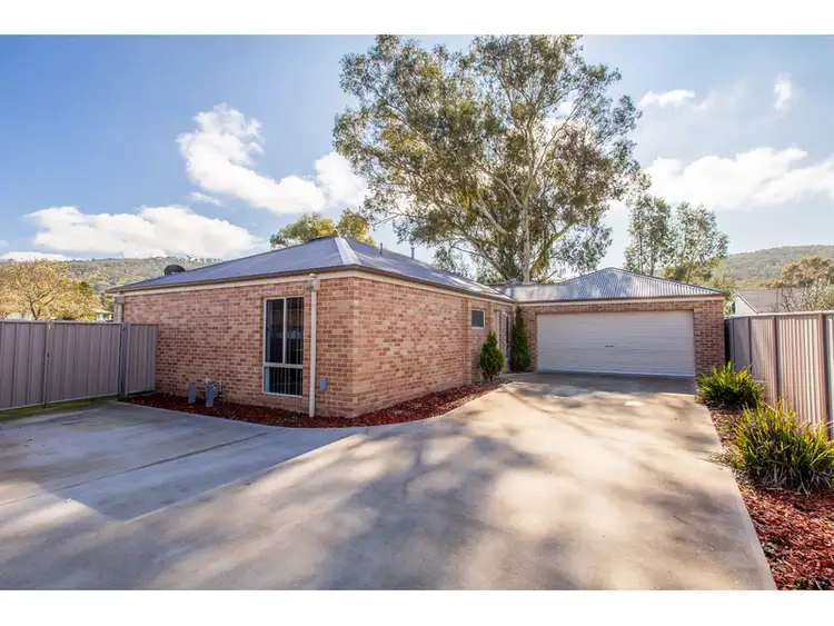 Main view of Homely townhouse listing, 2/19 Kurrajong Crescent, West Albury NSW 2640
