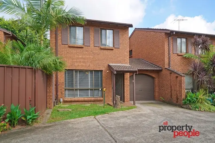 5/7 Shrike Place, Ingleburn NSW 2565