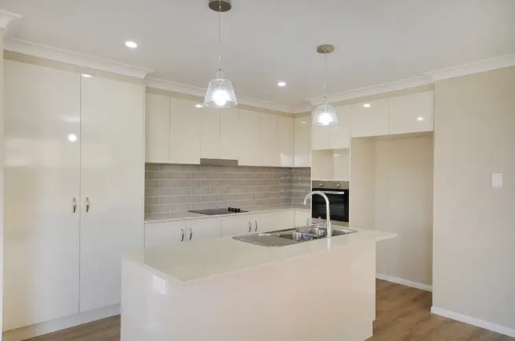 Fifth view of Homely villa listing, 1/6 Bristol Street, Newtown QLD 4350