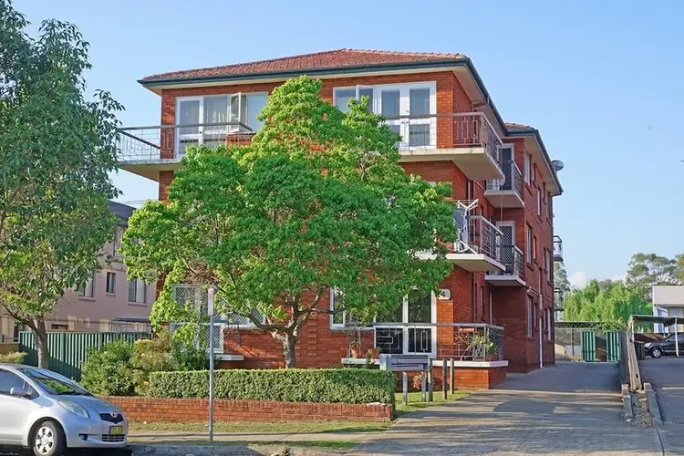 8/4 Calliope Street, Guildford NSW 2161