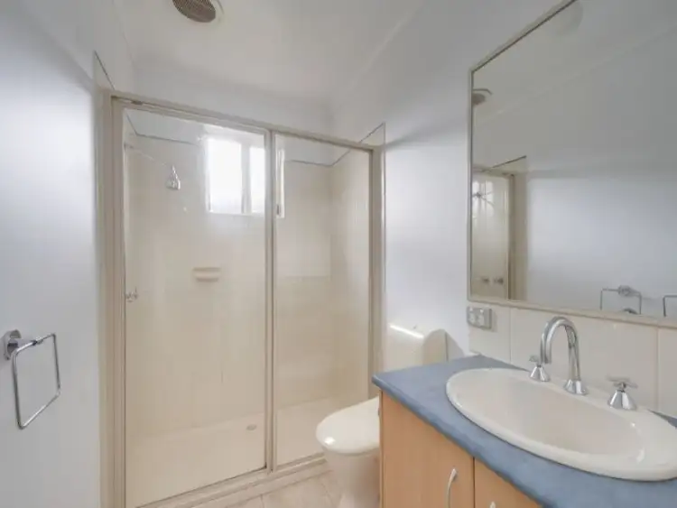 Fifth view of Homely house listing, 2 Durack Place, Traralgon VIC 3844