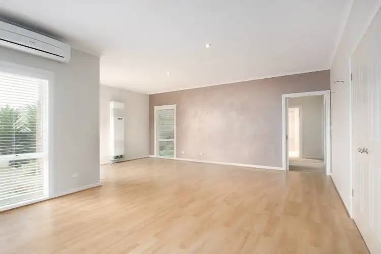 Fourth view of Homely unit listing, 2/34 Longwarry Road, Drouin VIC 3818