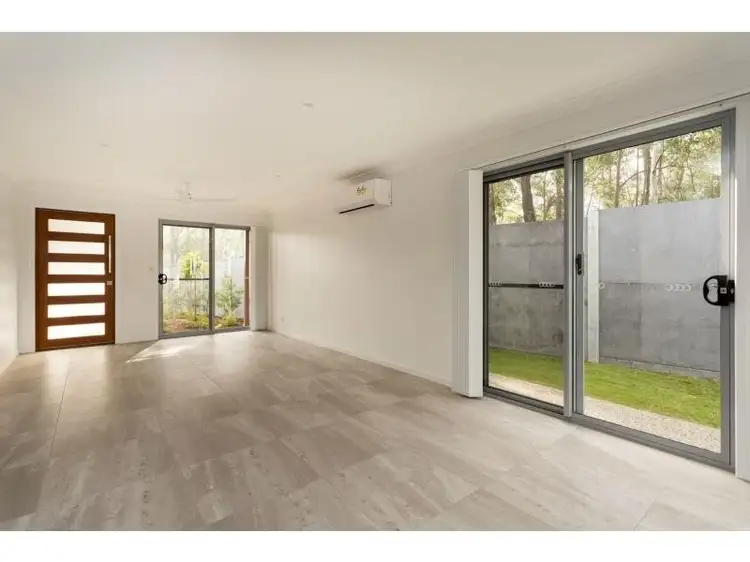 2/2 Rees Court, Elanora QLD 4221