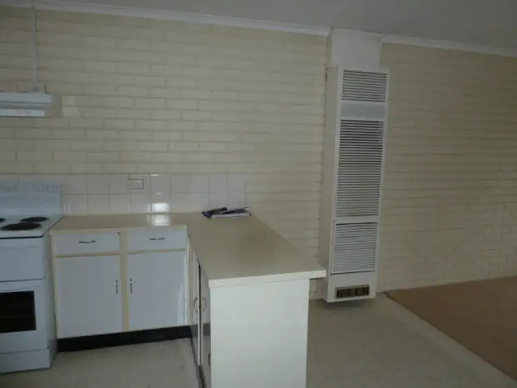 Fifth view of Homely block of units listing, 1-4/10 Parkin Street, Moe VIC 3825