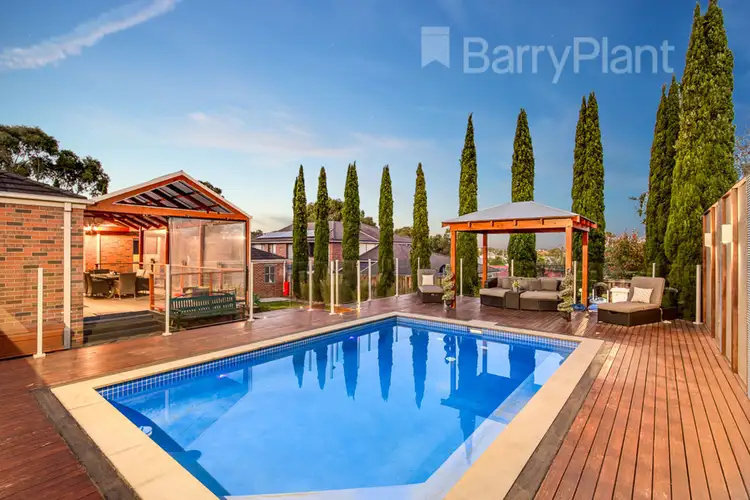 9 Pioneers Crescent, Pakenham VIC 3810