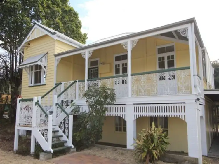 28 Railway Street, Booval QLD 4304