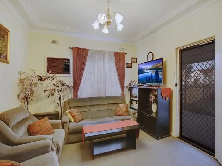 Second view of Homely house listing, 8 Fields Road, Macquarie Fields NSW 2564