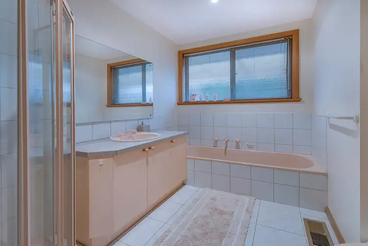 Sixth view of Homely unit listing, 2/35 Azalea Avenue, Mill Park VIC 3082