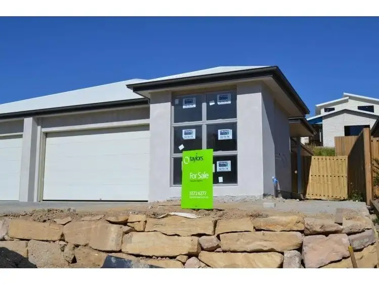 30B Sapphire Place, Palm Beach QLD 4221