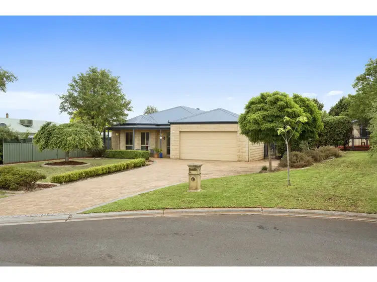 19 Harvest Close, Romsey VIC 3434