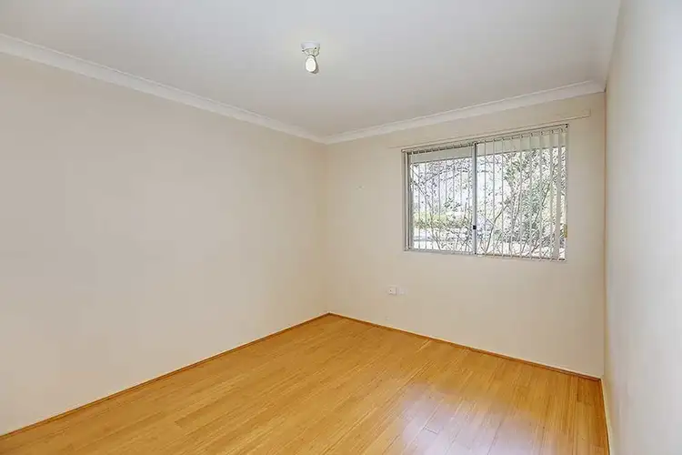 Fifth view of Homely house listing, 10 Pigeon Court, Langford WA 6147