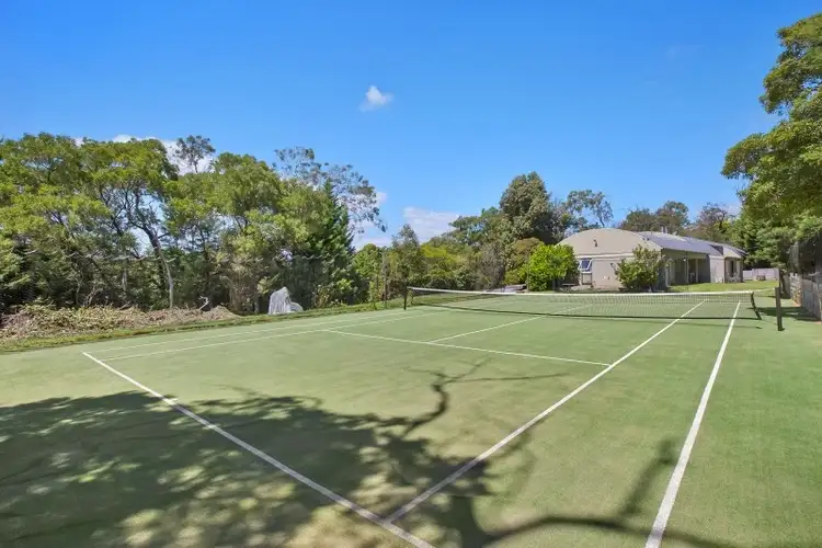 15 Alverstone Grove, Mount Eliza VIC 3930