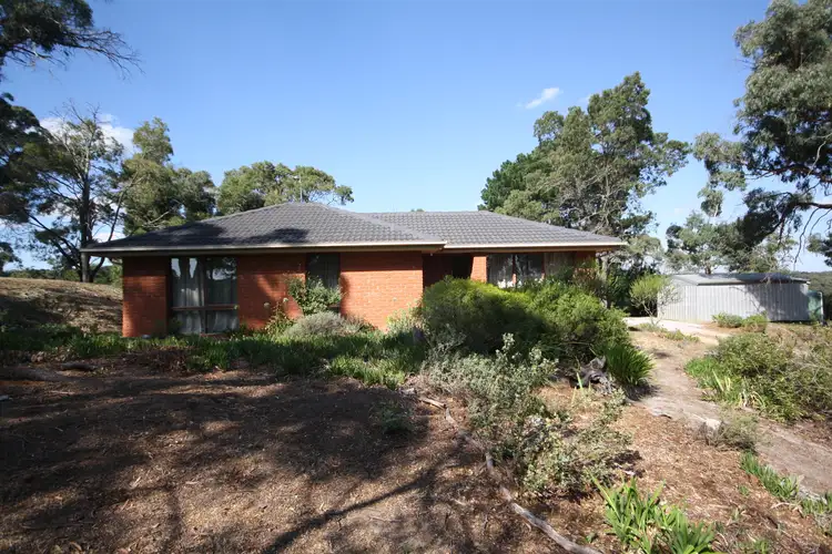 21 Young Street, Linton VIC 3360