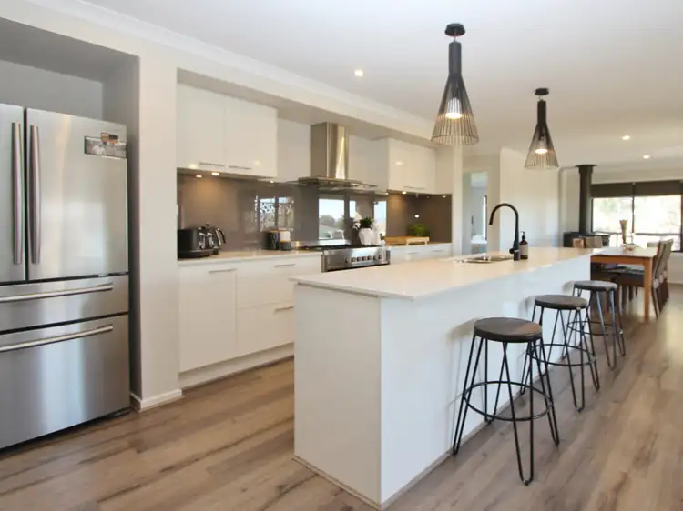 5 Kate Court, Mansfield VIC 3722