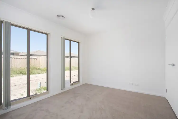 Fifth view of Homely unit listing, Unit 14 9 Shakespeare Court, Drouin VIC 3818
