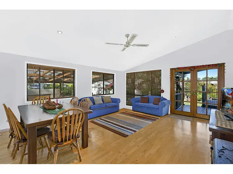 8 Crosby Crescent, Killarney Vale NSW 2261