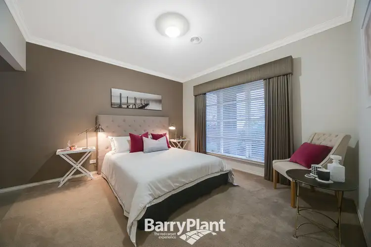 Second view of Homely house listing, 9 Samchelle Place, Pakenham VIC 3810
