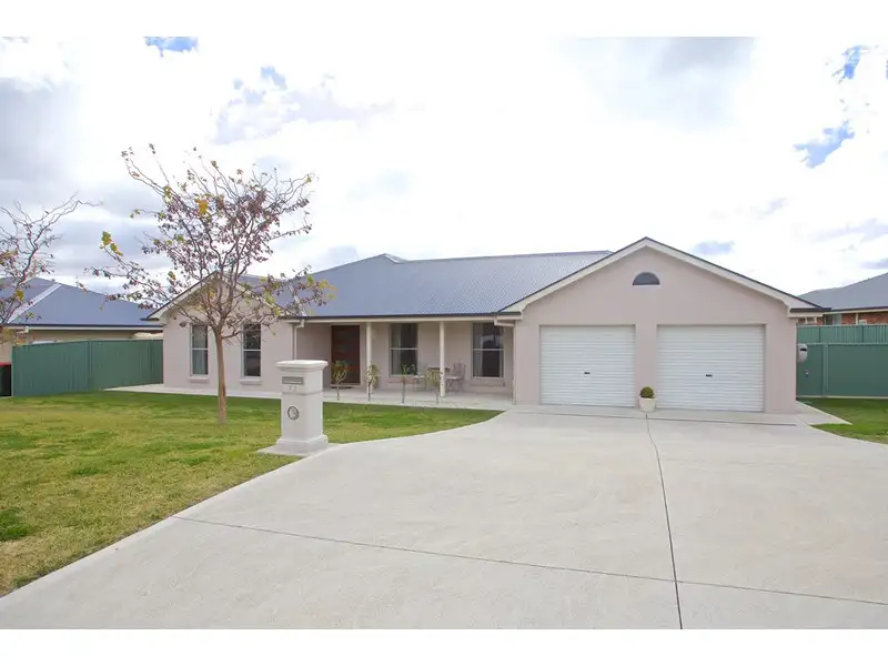 Main view of Homely house listing, 72 Freeman Circuit, Llanarth NSW 2795