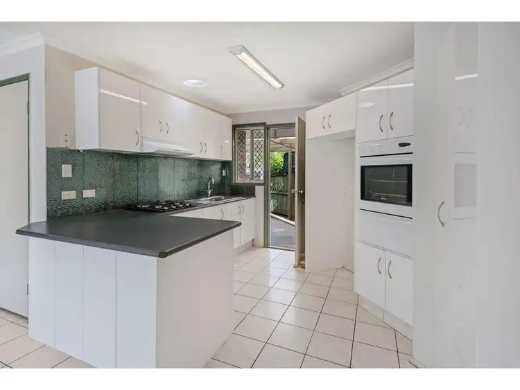 2/13 Avi Court, Labrador QLD 4215