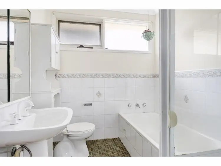 Sixth view of Homely house listing, 10 Jarrah Avenue, Bradbury NSW 2560
