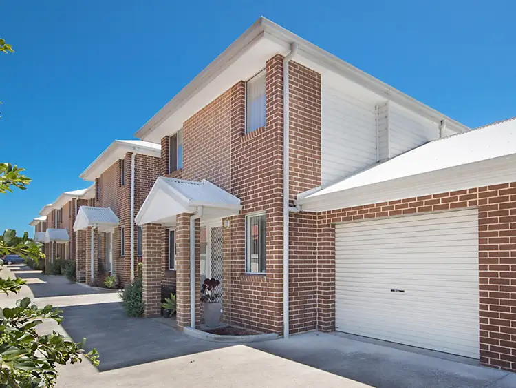 Main view of Homely townhouse listing, 5/35 Gregson Avenue, Mayfield West NSW 2304