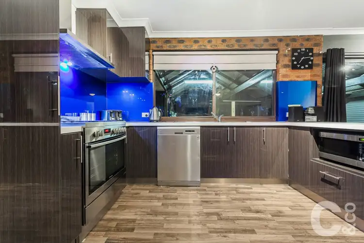 12 Robbins Retreat, Leda WA 6170