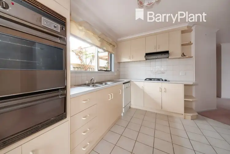 Fifth view of Homely house listing, 3 Hanley Court, Pakenham VIC 3810