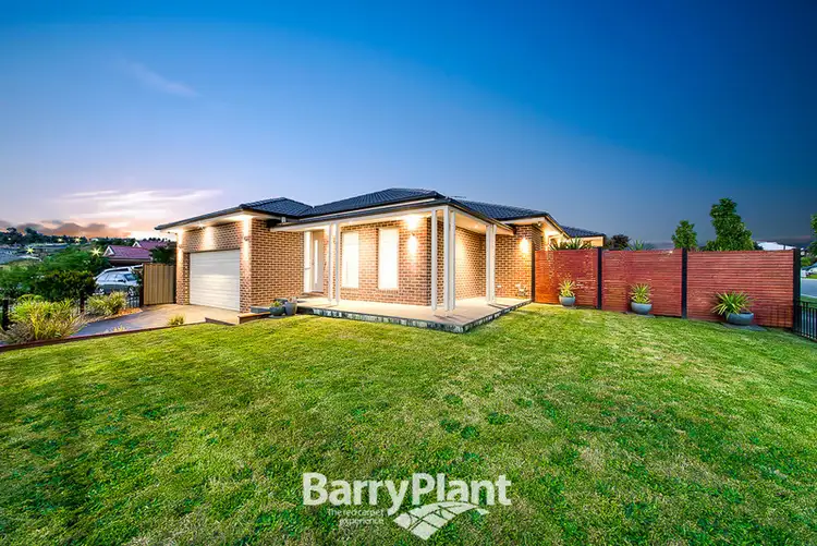 5 Caspian Chase, Pakenham VIC 3810