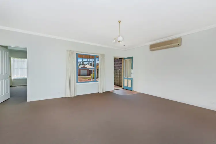 Third view of Homely house listing, 10 Lakeside Court, Hamilton VIC 3300