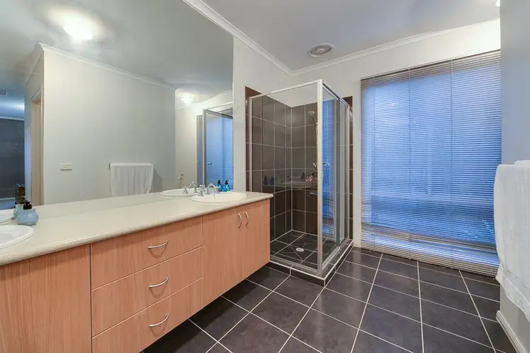 Fifth view of Homely house listing, 5 Honeyeater Way, Pakenham VIC 3810