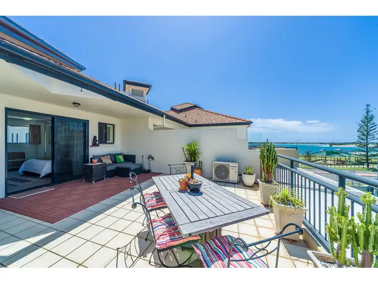 322/392 Marine Parade, Labrador QLD 4215