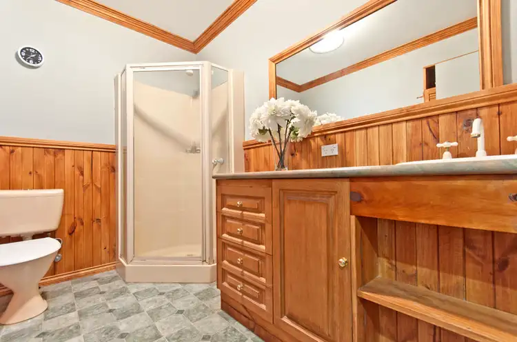 Fifth view of Homely house listing, 7 White Avenue, Hamilton VIC 3300
