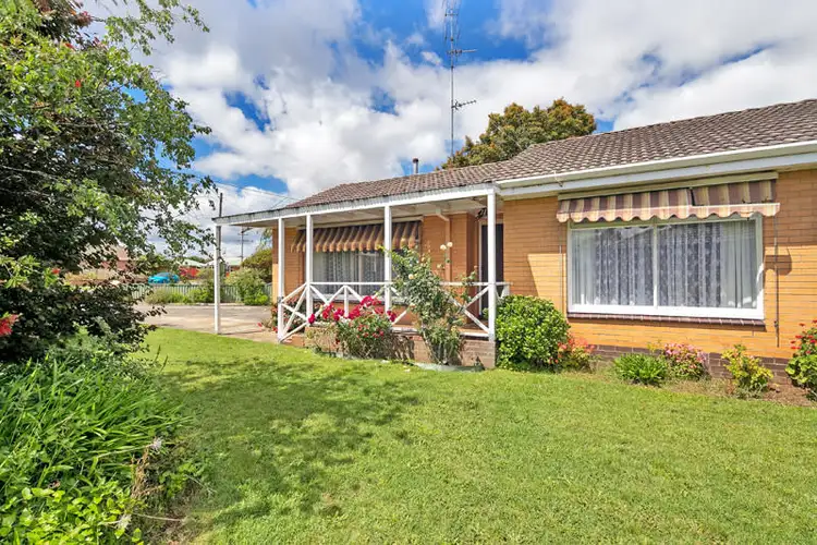 25 Lake Street, Wendouree VIC 3355