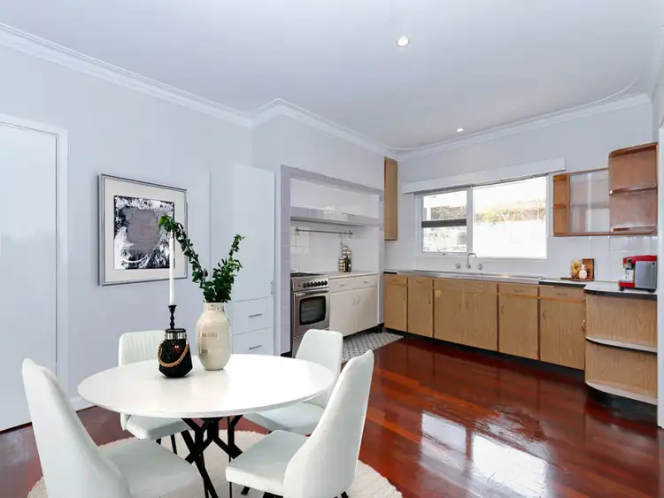 10 Commercial Street, South Fremantle WA 6162