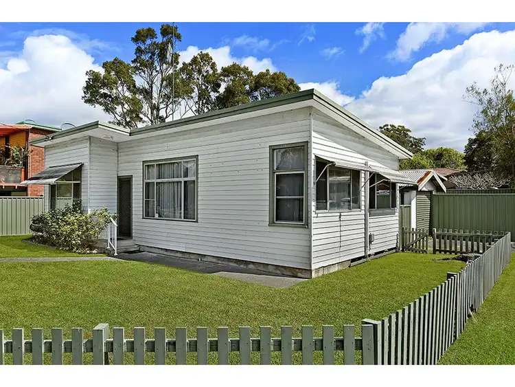 Main view of Homely house listing, 250 Lakedge Avenue, Berkeley Vale NSW 2261